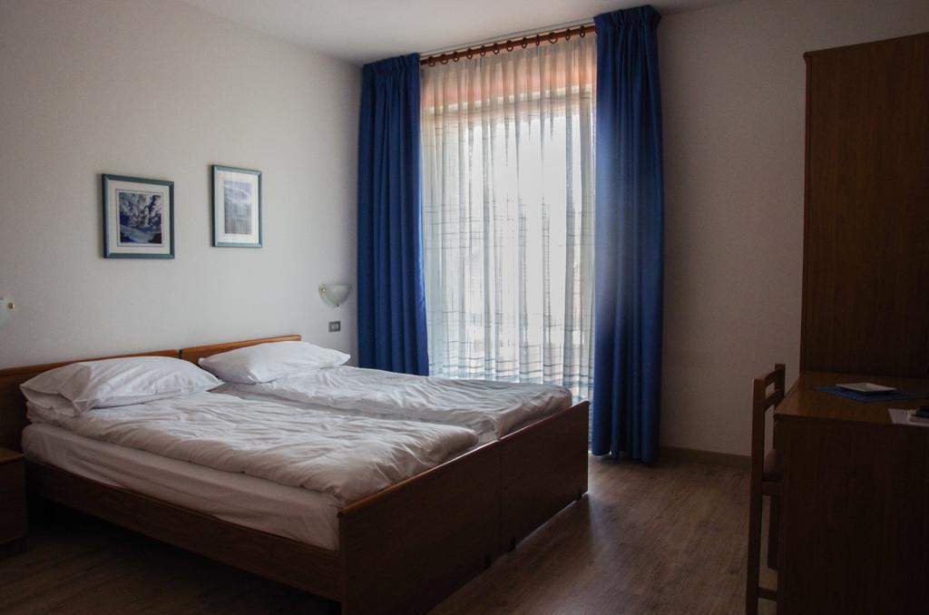 Hotel Villa Al Vento Torbole Sul Garda Luaran gambar