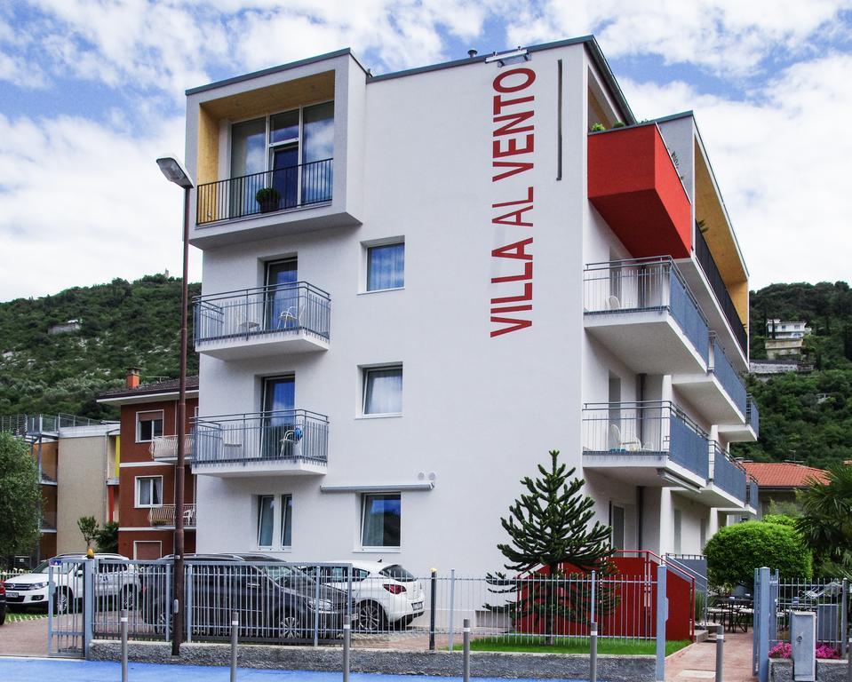Hotel Villa Al Vento Torbole Sul Garda Bilik gambar