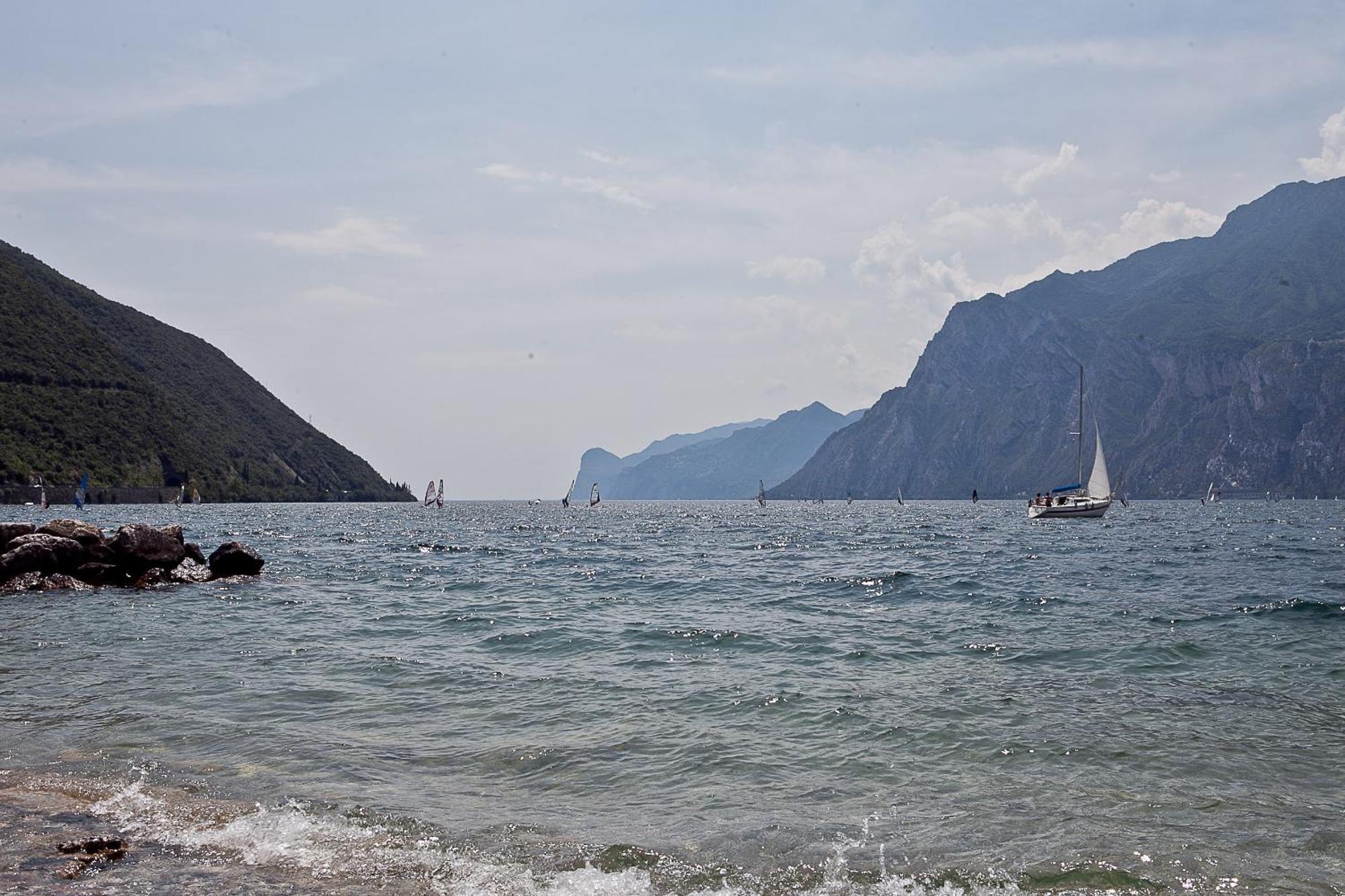 Hotel Villa Al Vento Torbole Sul Garda Luaran gambar