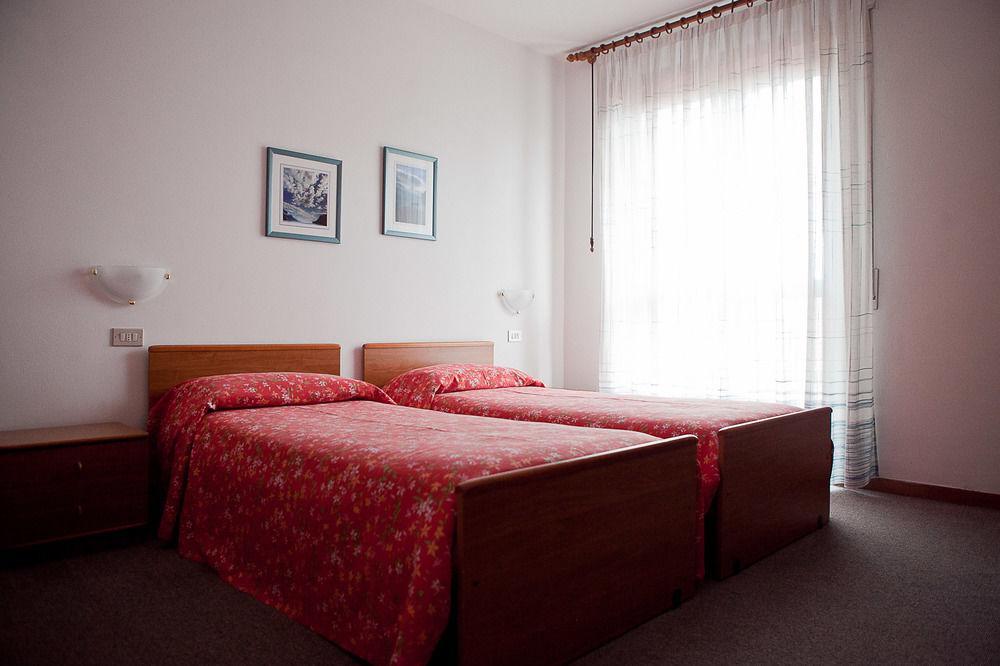 Hotel Villa Al Vento Torbole Sul Garda Luaran gambar