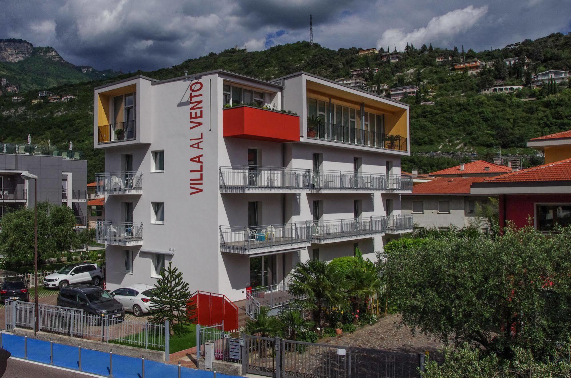 Hotel Villa Al Vento Torbole Sul Garda Luaran gambar