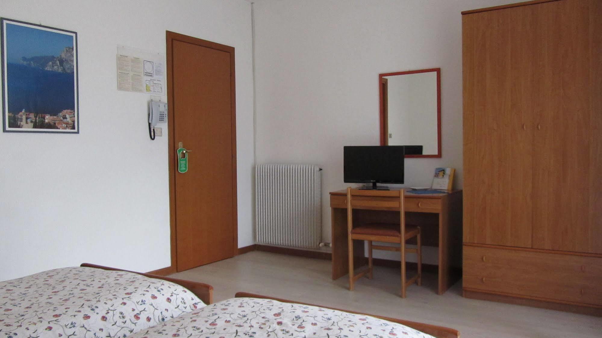 Hotel Villa Al Vento Torbole Sul Garda Luaran gambar