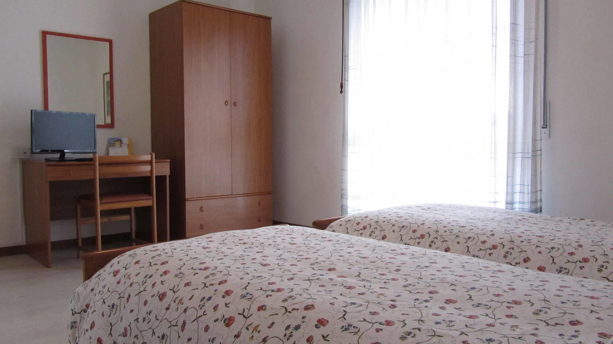 Hotel Villa Al Vento Torbole Sul Garda Luaran gambar