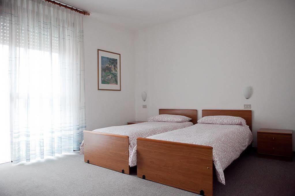 Hotel Villa Al Vento Torbole Sul Garda Luaran gambar