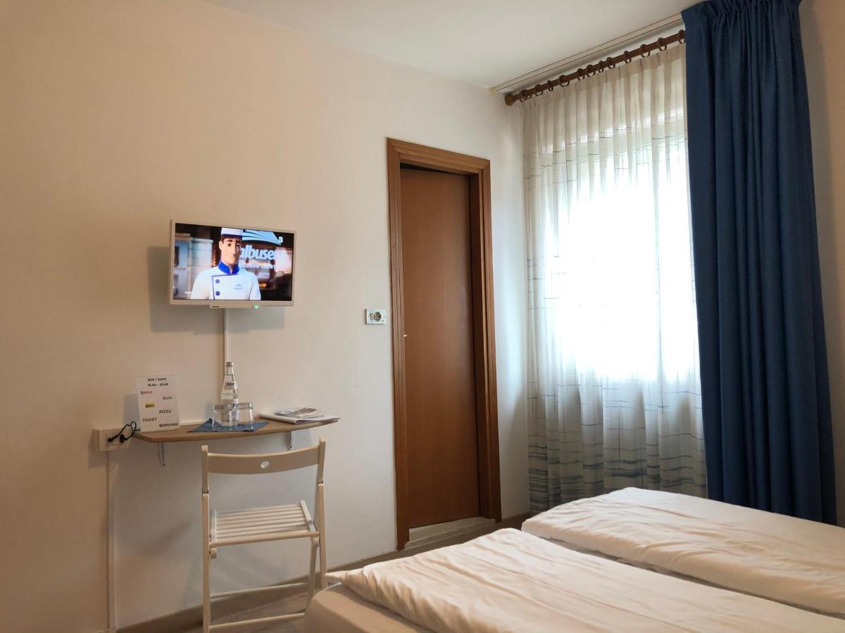 Hotel Villa Al Vento Torbole Sul Garda Luaran gambar